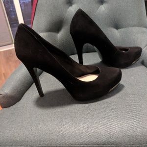 Black suede BCBG pumps sz 11
